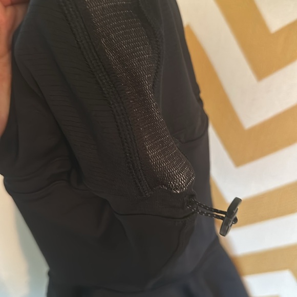 Hoodie  threadeorne under armour(SM) - Picture 9 of 14